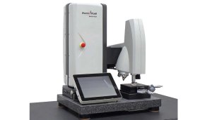 Härteprüfer im Werkstofflabor